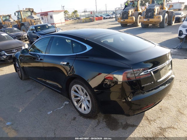 46219897 :رقم المزاد ، 5YJSA1E17HF209701 vin ، 2017 Tesla Model S 60/75 مزاد بيع