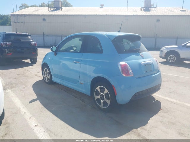 Fiat 500E BATTERY ELECTRIC 2017 3C3CFFGE4HT634365 Image 3