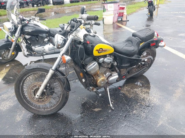 46220042 :رقم المزاد ، JH2PC2143VM400211 vin ، 1997 Honda Vt600 Cd مزاد بيع