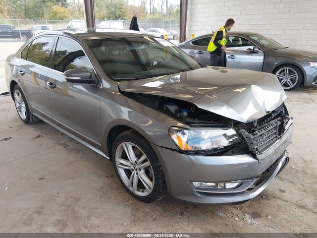 2015 Volkswagen Passat 1.8t Se მანქანა იყიდება აუქციონზე, vin: 1VWBS7A3XFC014139, აუქციონის ნომერი: 46220096