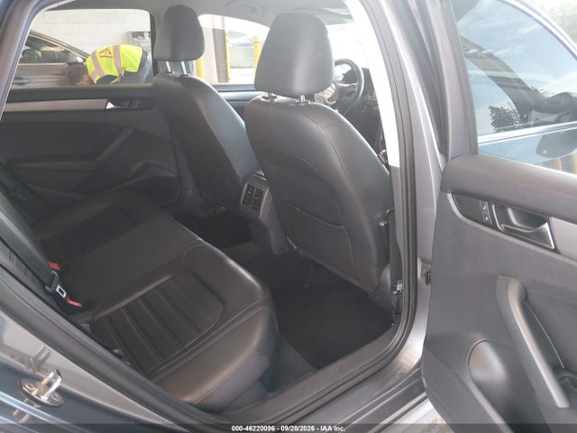 2015 Volkswagen Passat 1.8t Se მანქანა იყიდება აუქციონზე, vin: 1VWBS7A3XFC014139, აუქციონის ნომერი: 46220096
