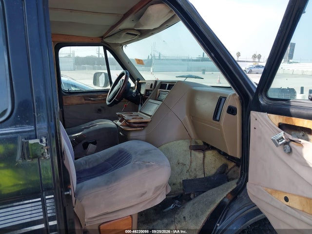 46220098 :رقم المزاد ، 1GBEG25K2SF145441 vin ، 1995 Chevrolet G20 مزاد بيع