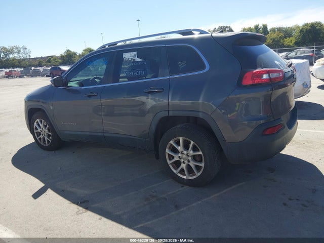 1C4PJLCB9HW560201 Jeep Cherokee Latitude Fwd