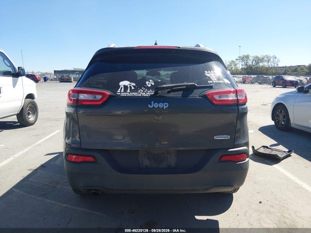 1C4PJLCB9HW560201 Jeep Cherokee Latitude Fwd
