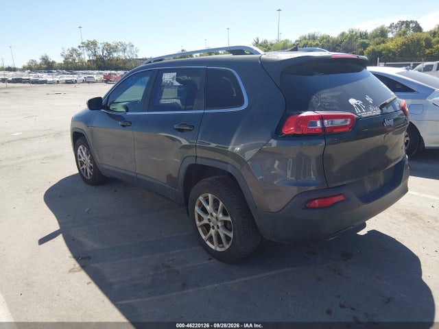 1C4PJLCB9HW560201 Jeep Cherokee Latitude Fwd