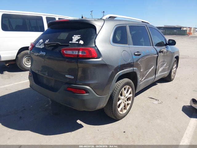 1C4PJLCB9HW560201 Jeep Cherokee Latitude Fwd