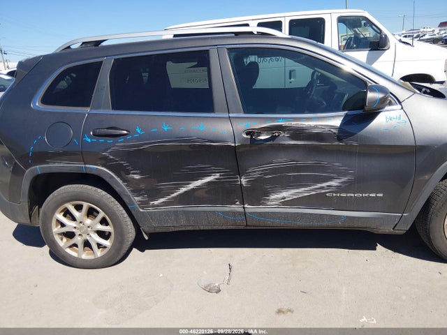 1C4PJLCB9HW560201 Jeep Cherokee Latitude Fwd