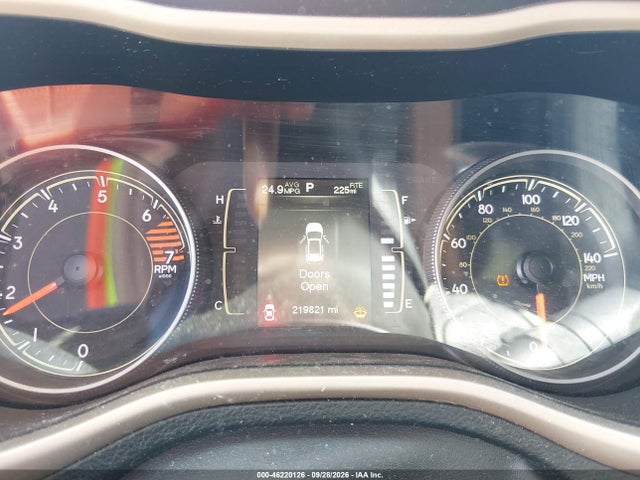 1C4PJLCB9HW560201 Jeep Cherokee Latitude Fwd