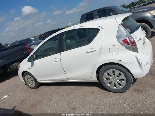 2013 Toyota Prius C Two მანქანა იყიდება აუქციონზე, vin: JTDKDTB3XD1043637, აუქციონის ნომერი: 46220203
