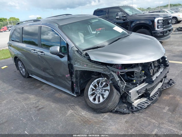 46220255 :رقم المزاد ، 5TDYRKECXTS296220 vin ، 2026 Toyota Sienna Xle مزاد بيع