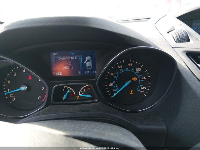 46220331 :رقم المزاد ، 1FMCU0F76FUC24389 vin ، 2015 Ford Escape S مزاد بيع