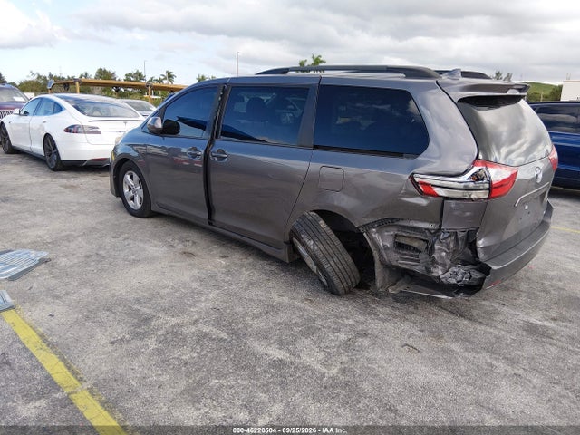 2019 Toyota Sienna Le 8 Passenger მანქანა იყიდება აუქციონზე, vin: 5TDKZ3DC3KS966265, აუქციონის ნომერი: 46220504