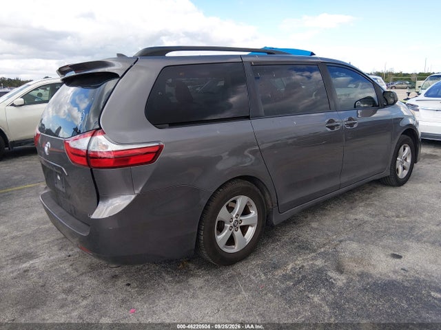 2019 Toyota Sienna Le 8 Passenger მანქანა იყიდება აუქციონზე, vin: 5TDKZ3DC3KS966265, აუქციონის ნომერი: 46220504