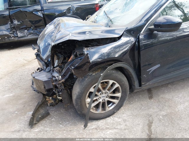 46220740 :رقم المزاد ، 1FMCU9G66MUA17766 vin ، 2021 Ford Escape Se مزاد بيع