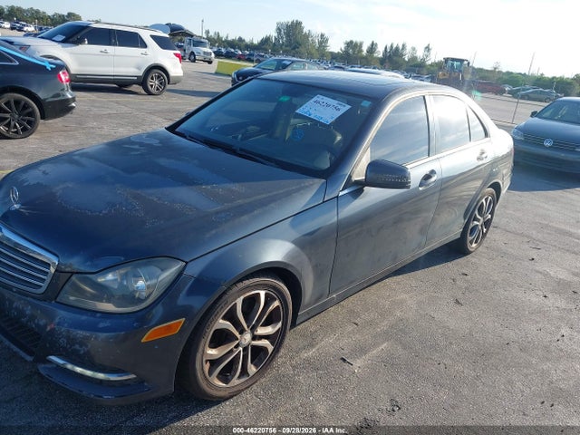 46220756 :رقم المزاد ، WDDGF8AB8ER323538 vin ، 2014 Mercedes-benz C 300 Luxury 4matic مزاد بيع