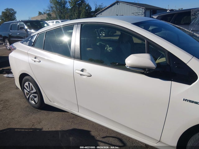 46221005 :رقم المزاد ، JTDKBRFU8J3076129 vin ، 2018 Toyota Prius مزاد بيع