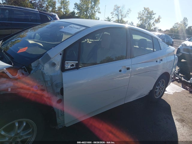 46221005 :رقم المزاد ، JTDKBRFU8J3076129 vin ، 2018 Toyota Prius مزاد بيع