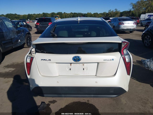 46221005 :رقم المزاد ، JTDKBRFU8J3076129 vin ، 2018 Toyota Prius مزاد بيع