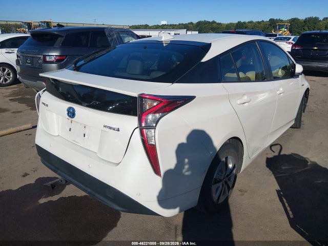 46221005 :رقم المزاد ، JTDKBRFU8J3076129 vin ، 2018 Toyota Prius مزاد بيع