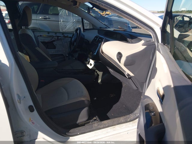 46221005 :رقم المزاد ، JTDKBRFU8J3076129 vin ، 2018 Toyota Prius مزاد بيع
