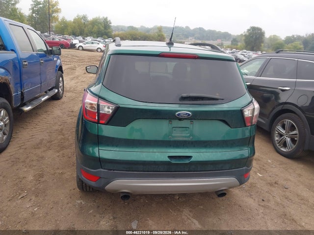 46221019 :رقم المزاد ، 1FMCU9GD1JUD21453 vin ، 2018 Ford Escape Se مزاد بيع