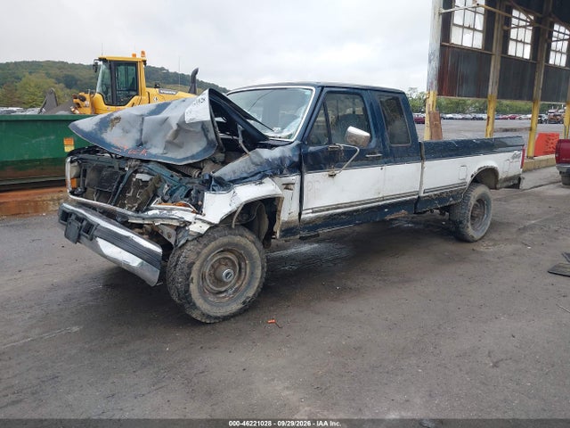 46221028 :رقم المزاد ، 1FTHX26H9TEA99299 vin ، 1996 Ford F250 مزاد بيع