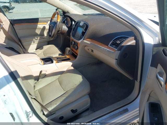 46221055 :رقم المزاد ، 2C3CCAET3DH517067 vin ، 2013 Chrysler 300c مزاد بيع