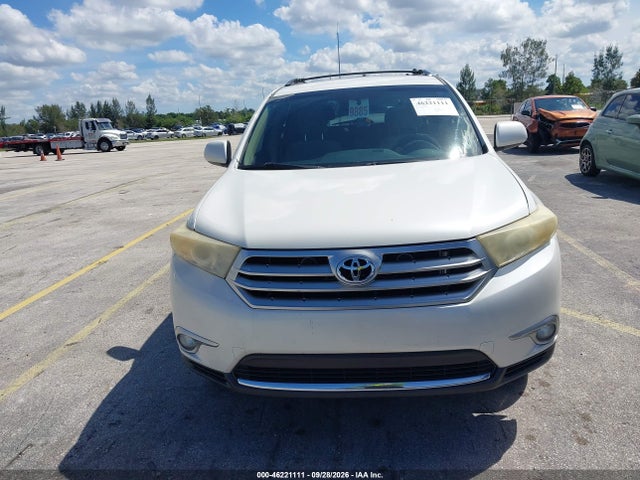 46221111 :رقم المزاد ، 5TDZA3EH1DS034584 vin ، 2013 Toyota Highlander Base Plus مزاد بيع