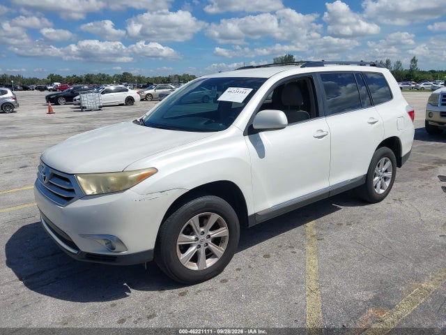 46221111 :رقم المزاد ، 5TDZA3EH1DS034584 vin ، 2013 Toyota Highlander Base Plus مزاد بيع