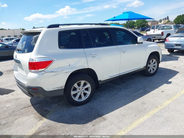 46221111 :رقم المزاد ، 5TDZA3EH1DS034584 vin ، 2013 Toyota Highlander Base Plus مزاد بيع