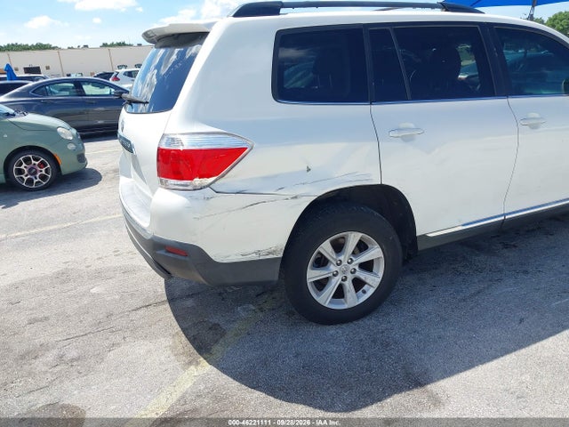 46221111 :رقم المزاد ، 5TDZA3EH1DS034584 vin ، 2013 Toyota Highlander Base Plus مزاد بيع