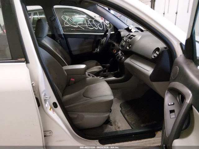 2010 Toyota Rav4 მანქანა იყიდება აუქციონზე, vin: JTMBF4DV4AD028477, აუქციონის ნომერი: 46221328
