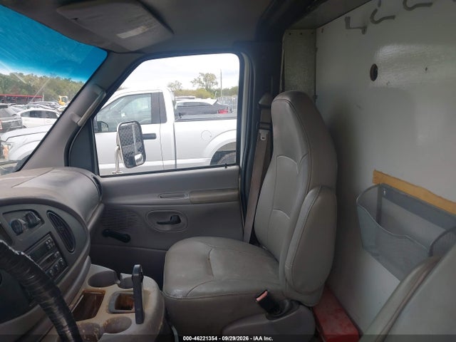 Продажа на аукционе авто 2002 Ford E-350 Cutaway Standard, vin: 1FDSE35L42HB30894, номер лота: 46221354