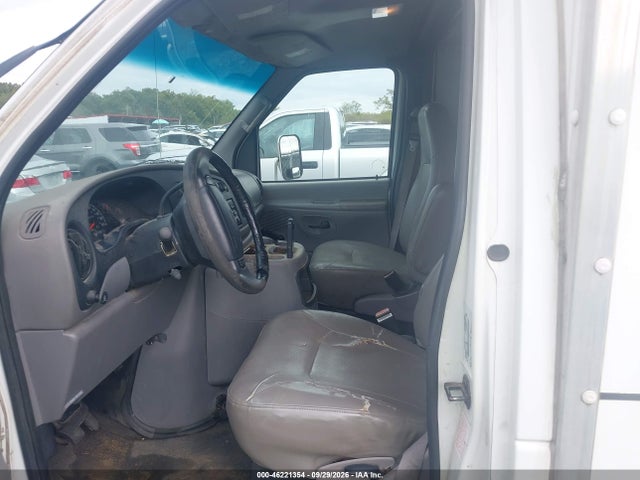 Продажа на аукционе авто 2002 Ford E-350 Cutaway Standard, vin: 1FDSE35L42HB30894, номер лота: 46221354