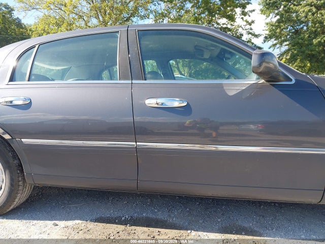 Aukcja sprzedaży 1999 Lincoln Town Car Executive, vin: 1LNHM81W6XY667946, numer aukcji: 46221685