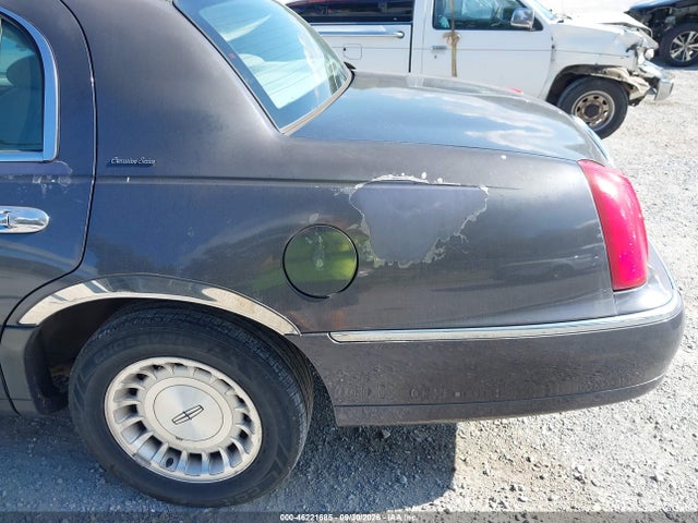 Aukcja sprzedaży 1999 Lincoln Town Car Executive, vin: 1LNHM81W6XY667946, numer aukcji: 46221685