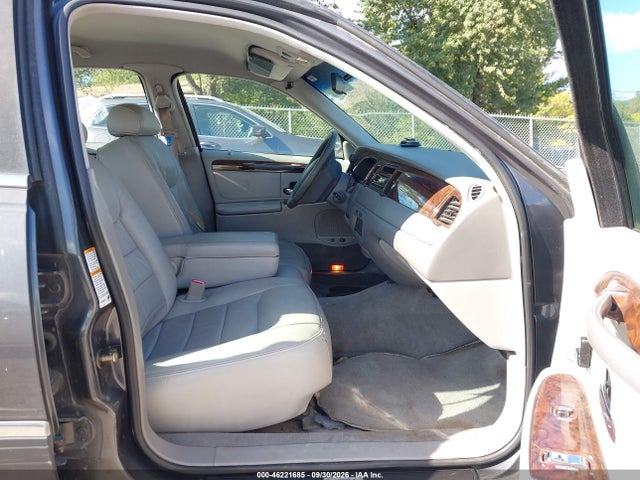 Aukcja sprzedaży 1999 Lincoln Town Car Executive, vin: 1LNHM81W6XY667946, numer aukcji: 46221685