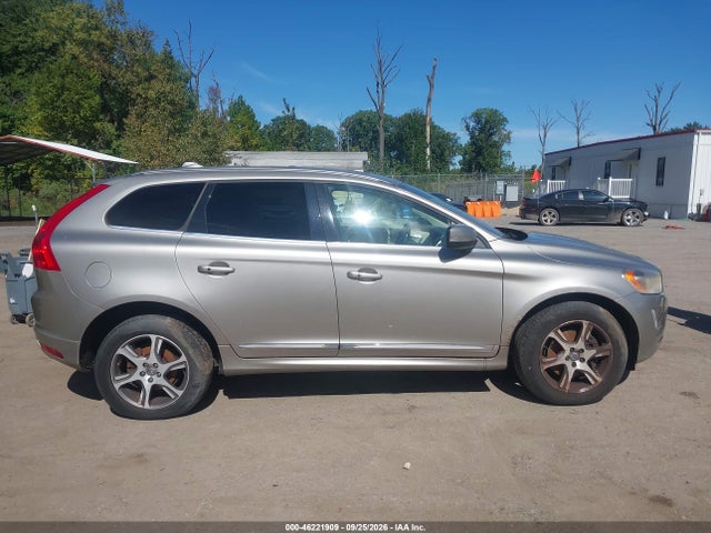 Продажа на аукционе авто 2014 Volvo Xc60 T6 Premier Plus, vin: YV4902DZ0E2512054, номер лота: 46221909