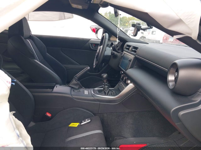 46222179 :رقم المزاد ، JF1ZNBE10S9760469 vin ، 2025 Toyota Gr86 Premium مزاد بيع