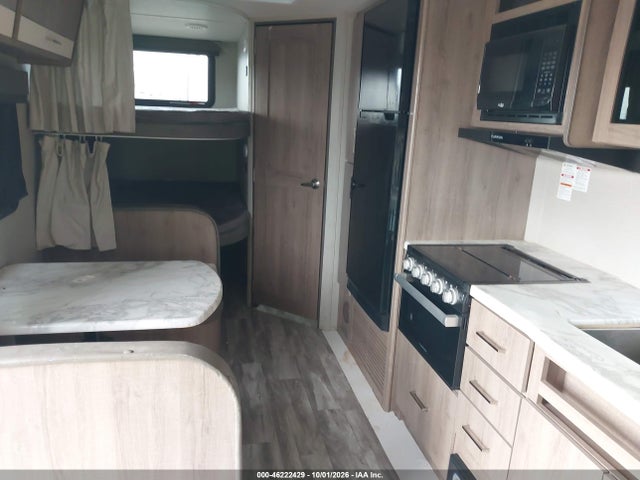 Grand Design Other 2022 573TE2523N3429362 Image 8