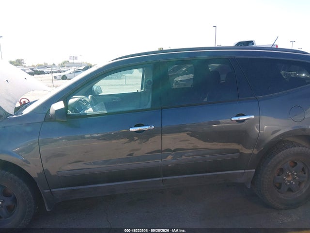 46222508 :رقم المزاد ، 1GNKRFED0BJ336295 vin ، 2011 Chevrolet Traverse Ls مزاد بيع