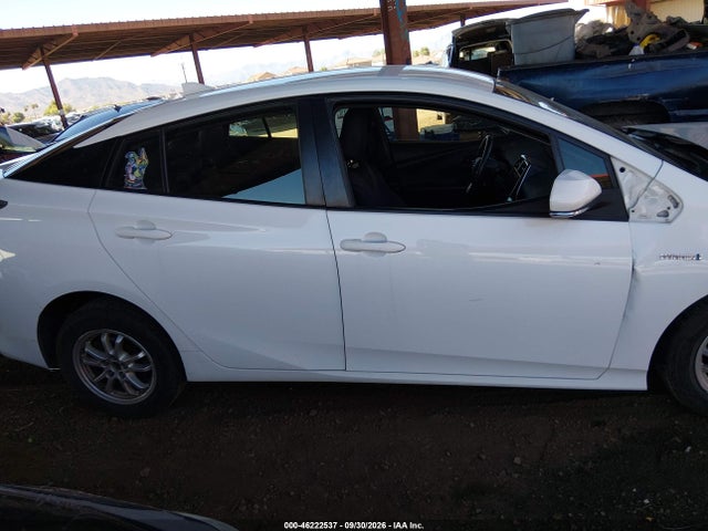 Toyota Prius Two 2017 JTDKBRFU0H3039554 Image 13