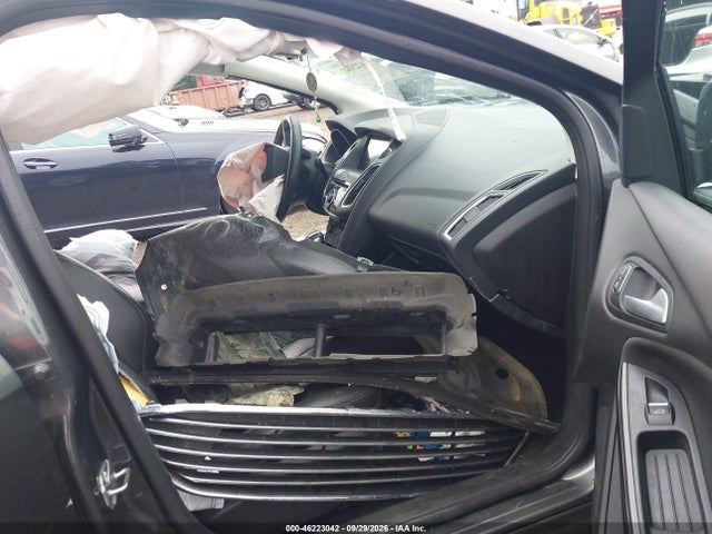 Продажа на аукционе авто 2017 Ford Focus Titanium, vin: 1FADP3N2XHL242562, номер лота: 46223042