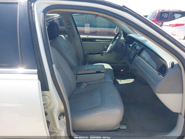 46223141 :رقم المزاد ، 1LNHM82V26Y635774 vin ، 2006 Lincoln Town Car Signature Limited مزاد بيع
