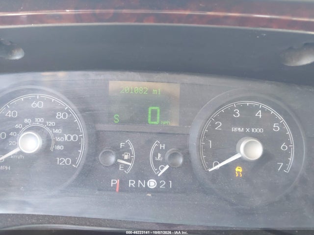 46223141 :رقم المزاد ، 1LNHM82V26Y635774 vin ، 2006 Lincoln Town Car Signature Limited مزاد بيع