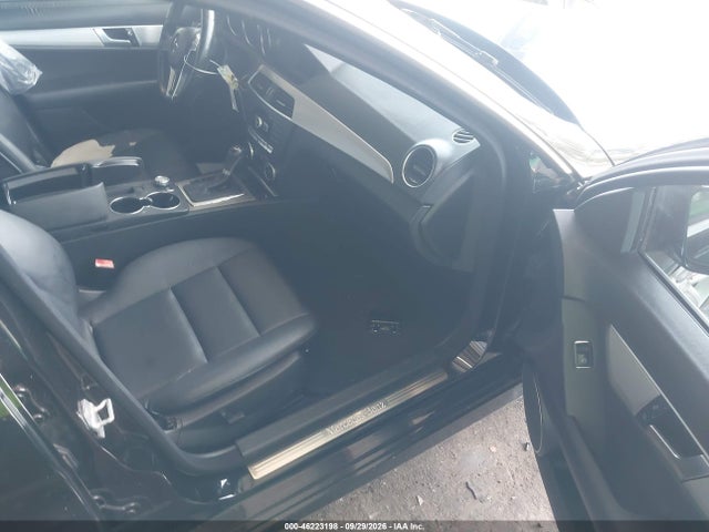 46223198 :رقم المزاد ، WDDGF4HB8ER304826 vin ، 2014 Mercedes-benz C 250 Sport مزاد بيع