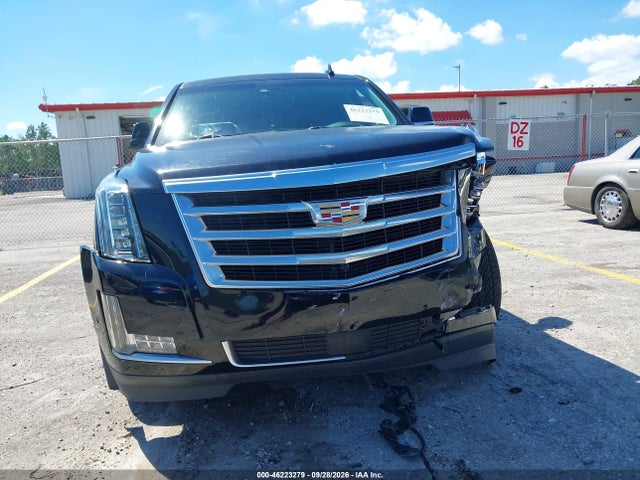 46223279 :رقم المزاد ، 1GYS3CKJ9HR142940 vin ، 2017 Cadillac Escalade Premium Luxury مزاد بيع