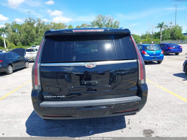 46223279 :رقم المزاد ، 1GYS3CKJ9HR142940 vin ، 2017 Cadillac Escalade Premium Luxury مزاد بيع