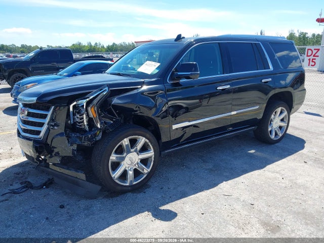 46223279 :رقم المزاد ، 1GYS3CKJ9HR142940 vin ، 2017 Cadillac Escalade Premium Luxury مزاد بيع