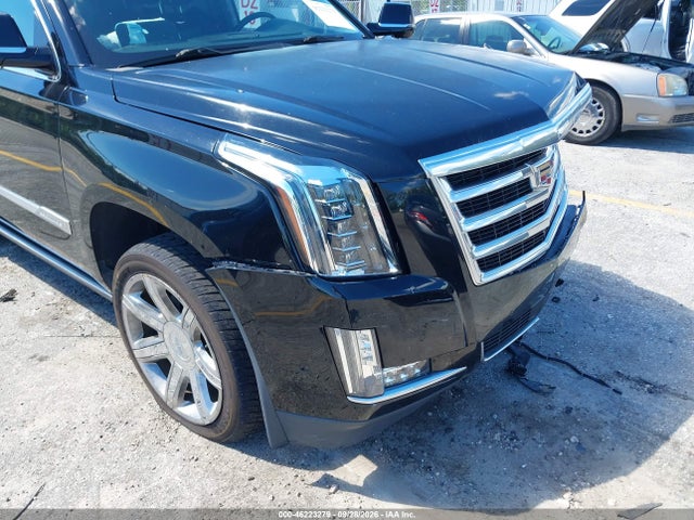 46223279 :رقم المزاد ، 1GYS3CKJ9HR142940 vin ، 2017 Cadillac Escalade Premium Luxury مزاد بيع